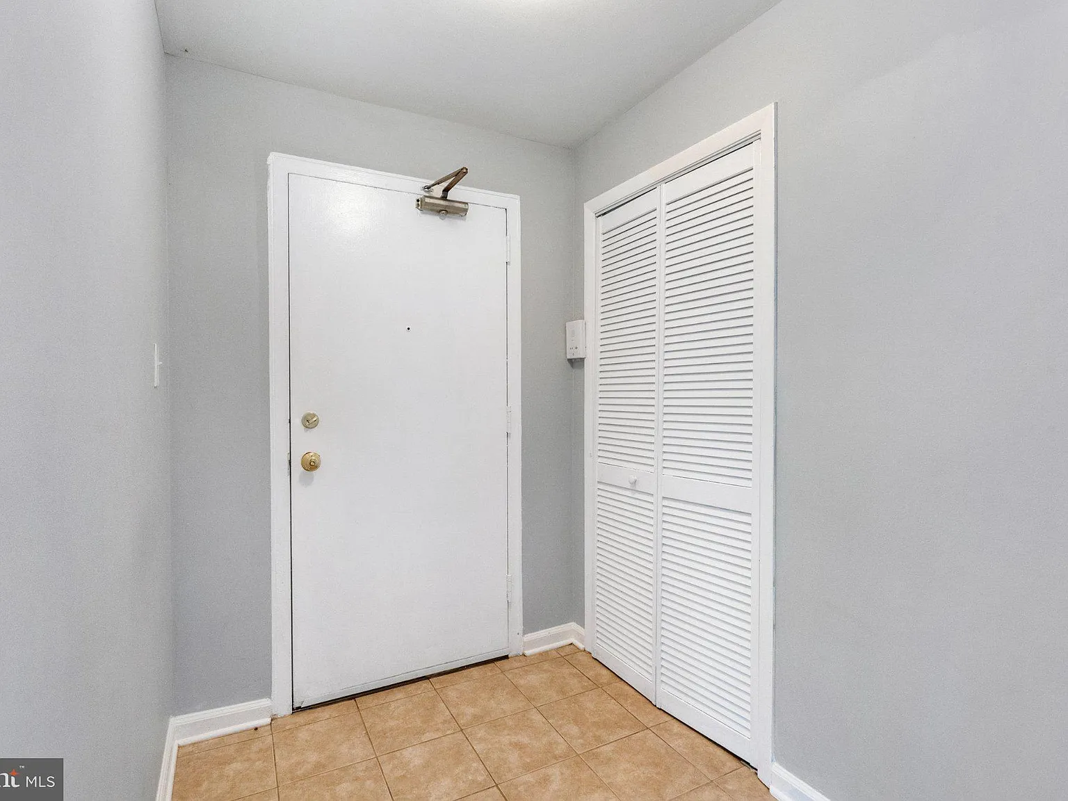 2 bed, 2.0 bath, 1200 sqft, $2,295 — Photo 2