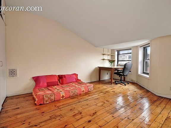 3rd image of 723 President St APT 3