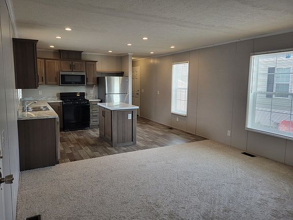 3rd image of 38000 Le Chateau Blvd #487