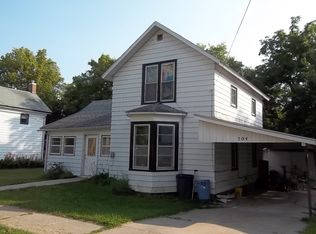 204 High St SE, Elkader, IA 52043