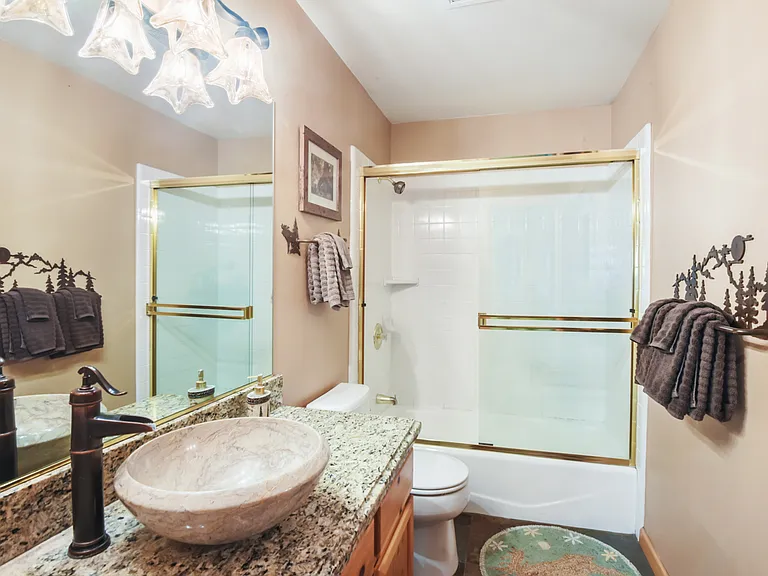 3915 Summit Rd — Photo 24