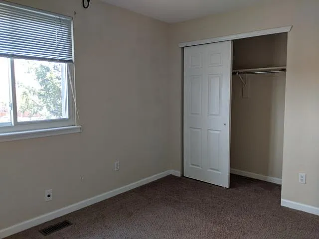 Second floor bedroom. Photo 2
