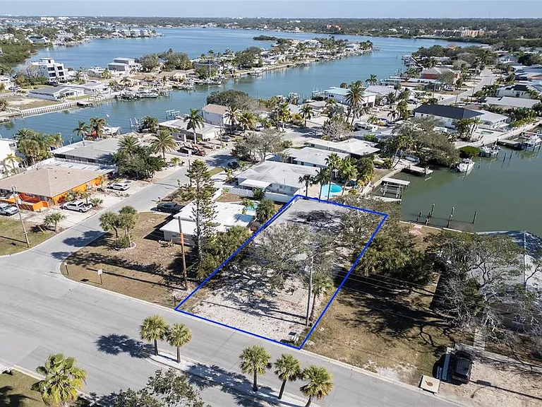 717 E Gulf Blvd #2 — Photo 24