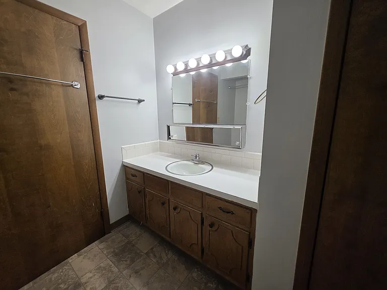 531 E Brown Ave — Photo 15