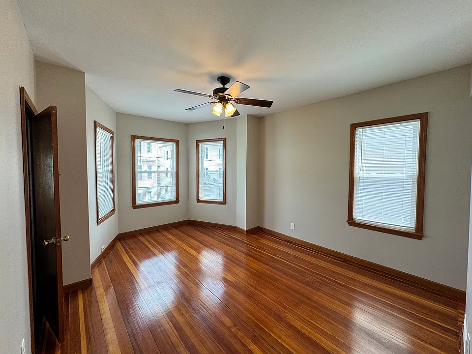 34 Swift St #2