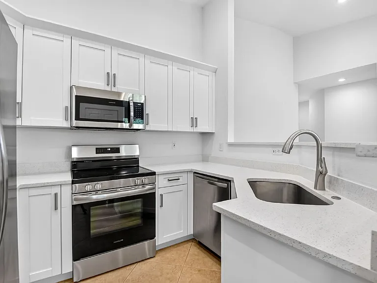 3199 Laurel Ridge Cir — Photo 14