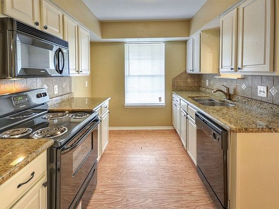 4th image of 219 Southwood Dr #00
