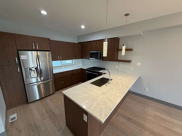3494 E 31st Ave — Photo 5