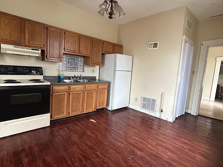 1110 E Oak St #2E — Photo 2