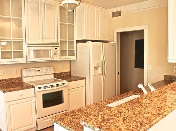 2nd image of 125 Shady Brooke Unit 200