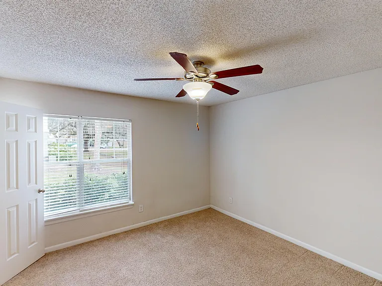 Altamira Place Apartment Homes — Photo 118
