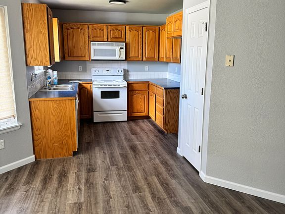 Kitchen, dining, pantry