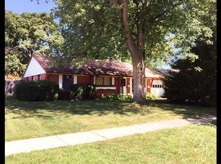 816 Maple Ln, Waterville, OH 43566