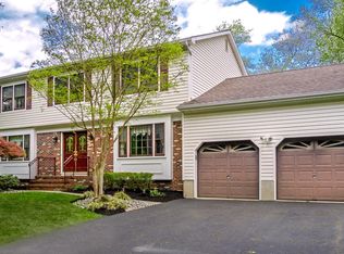 41 Westbrook Way, Manalapan, NJ 07726
