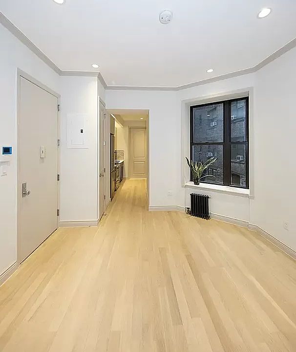 1st image of 199 W 10th St APT 1B