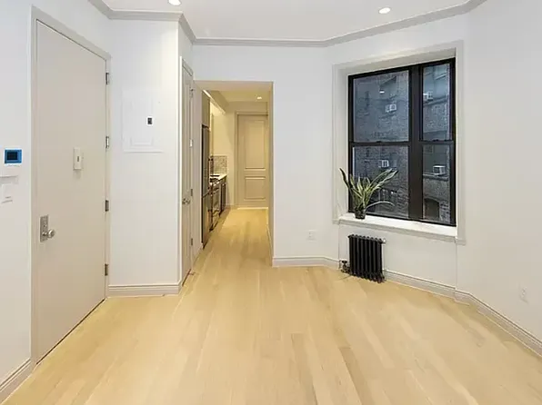 199 West 10th Street image 1 of 8