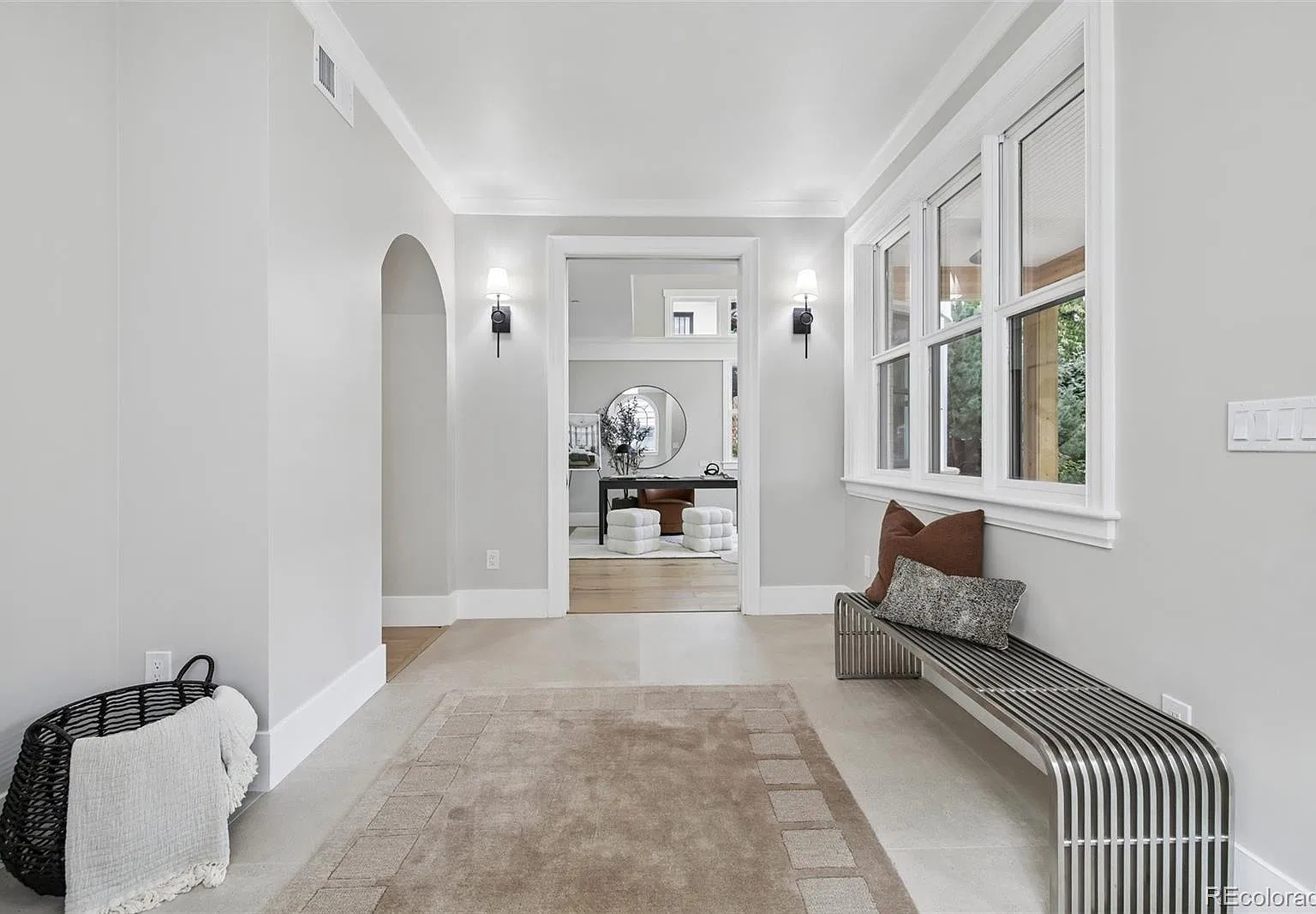 4 bed, 4.5 bath, 3950 sqft, $17,500 — Photo 3