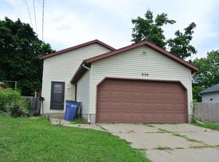 939 4th St NW, Grand Rapids, MI 49504