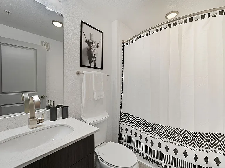 LIV+ Arlington — Photo 14