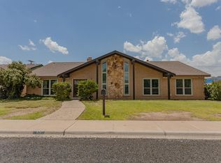 15 Twin Oaks Cir, Odessa, TX 79762