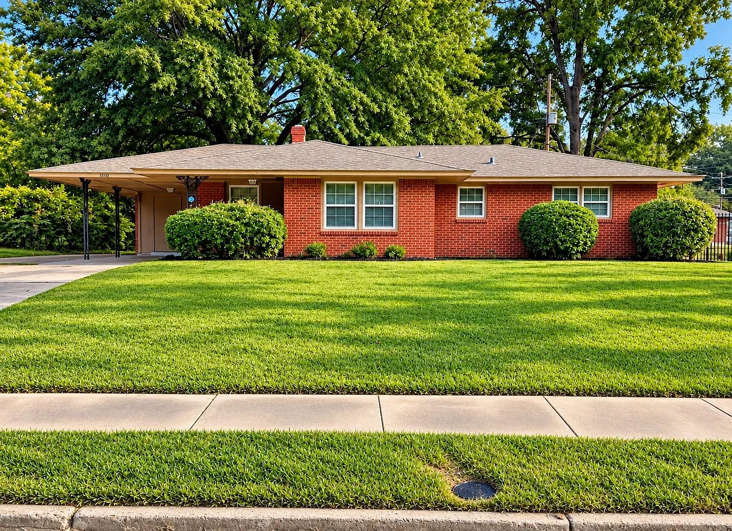 3 bed, 1.0 bath, 1154 sqft, $1,395 — Photo 1