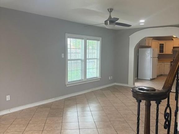 2nd image of 305 Pinchback Rd