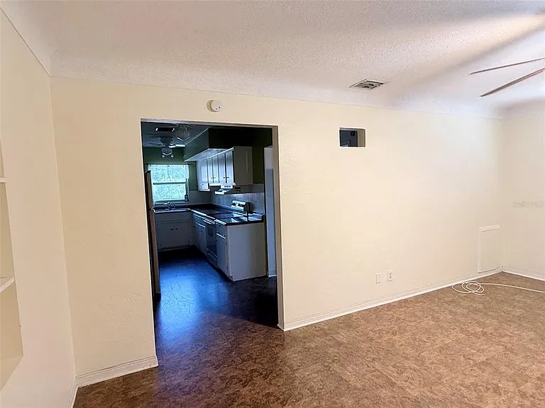 5541 Lown St N #SOUTH — Photo 5