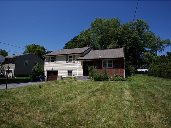 4th image of 111 Pembrook Dr
