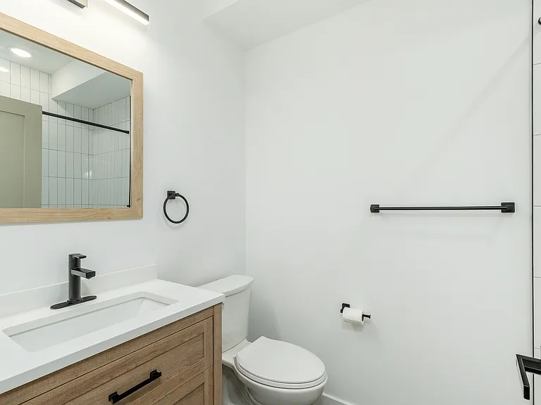 608 S American St #1 — Photo 11