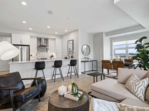 255 W Les Jardins Park SE #326, Calgary, AB T2C 5W9