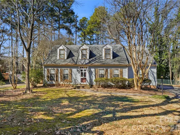 721 Falls Church Rd, Charlotte, NC 28270