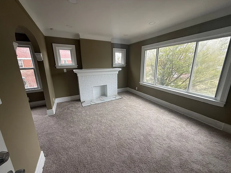 15512 Mendota St — Photo 2