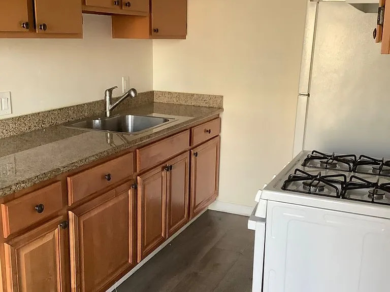 537 Nevin Ave — Photo 12