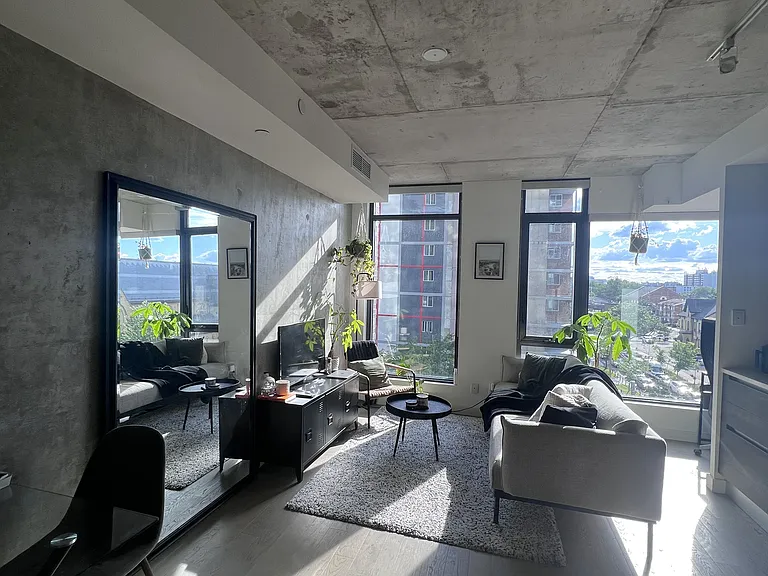 111 Bathurst St #403 — Photo 2
