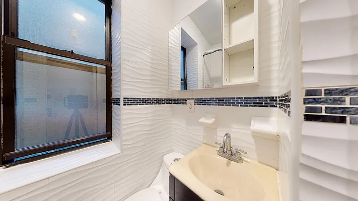 Rented by Bond New York | media 16