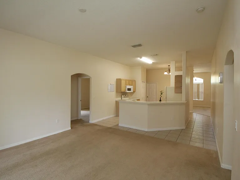885 Tavernier Cir NE — Photo 9