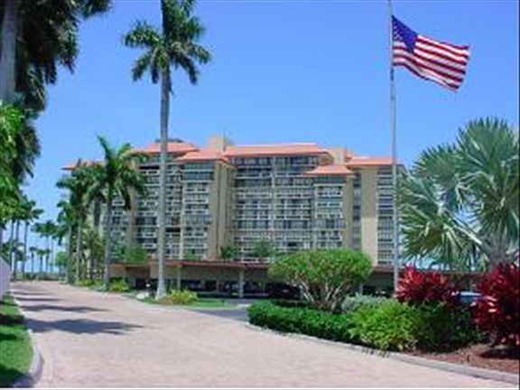 3rd image of 180 Seaview Ct APT 503