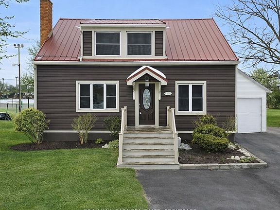 2nd image of 401 Fielden Ave