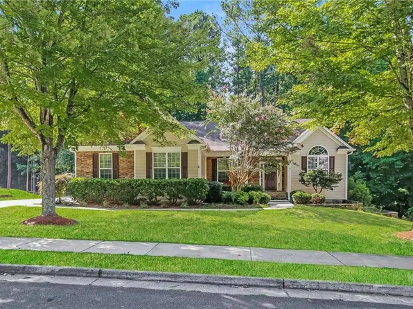 6221 Windflower Dr, Powder Springs, GA 30127