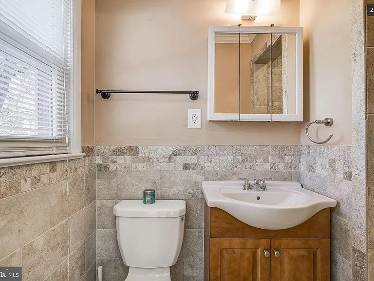 9913 Old Georgetown Rd — Photo 20