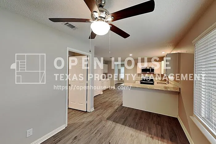 1523 Warwick Dr — Photo 35
