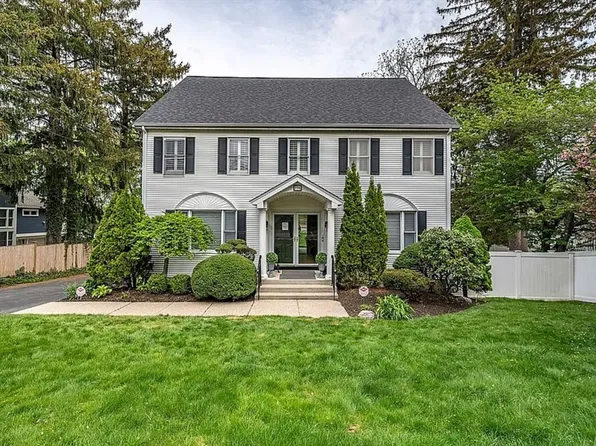 396 Dedham St, Newton, MA 02459