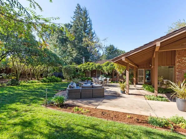 370 Yerba Santa Ave, Los Altos, CA 94022