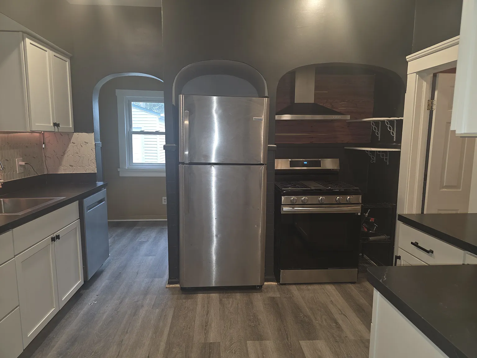 2 bed, 1300 sqft, $1,500 — Photo 3