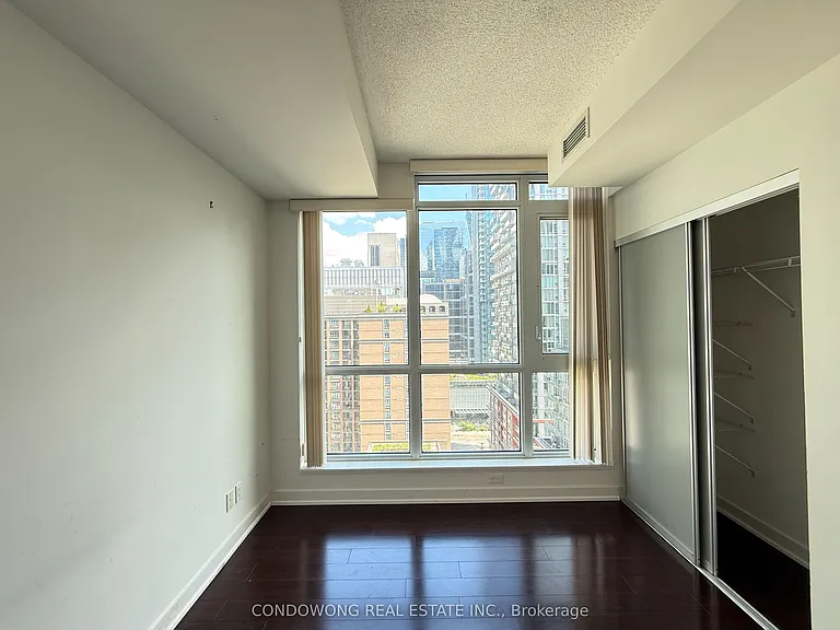 30 Nelson St #1504 — Photo 5