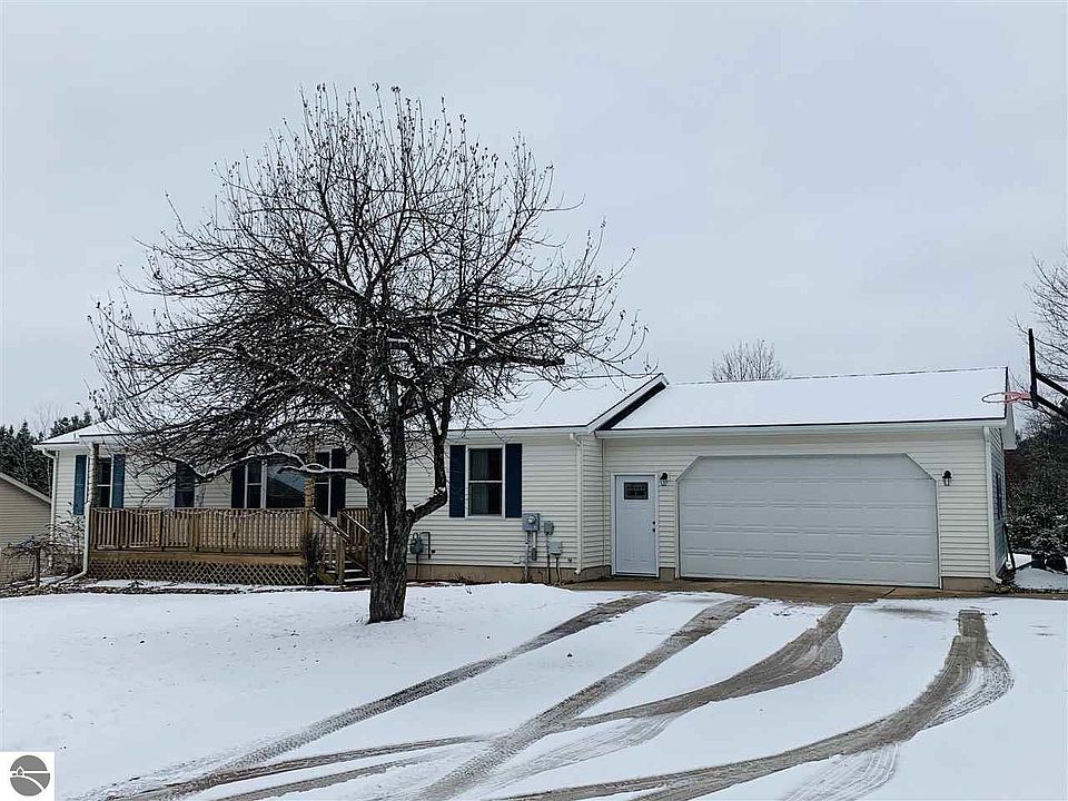 1st image of 651 Lori Ann Dr