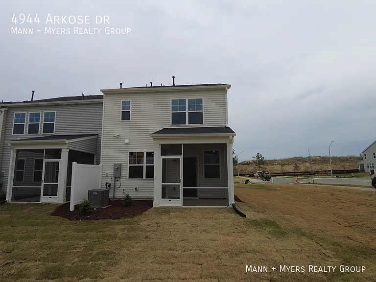 4944 Arkose Dr — Photo 5
