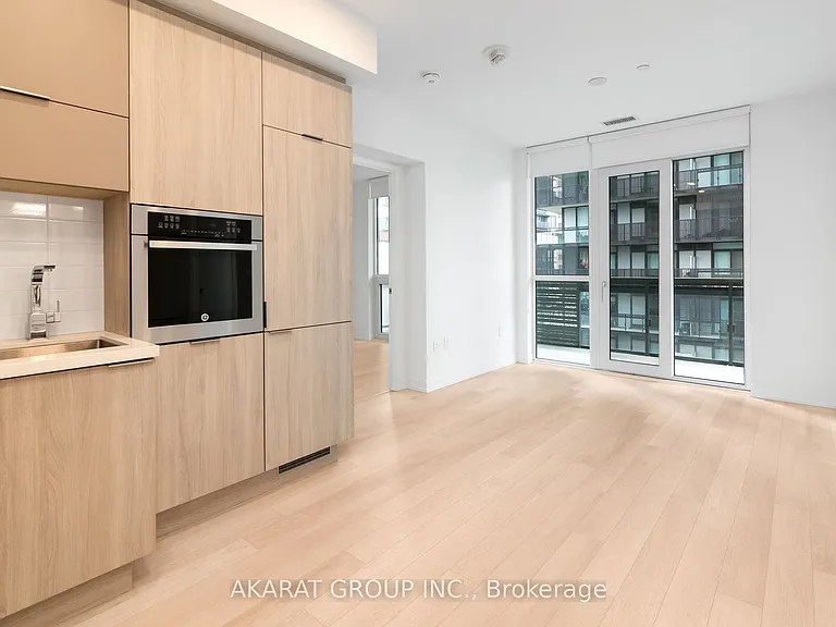 39 Roehampton Ave #2407 — Photo 9