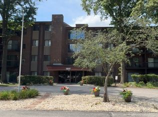 14647 Greenwood Rd APT 109, Dolton, IL 60419