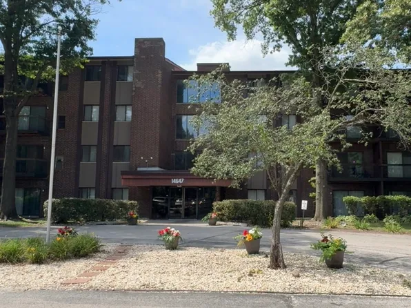 14647 Greenwood Rd APT 109, Dolton, IL 60419